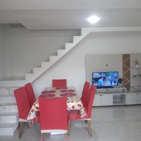 Apartamento Duplex Mobiliado Em Sao Pedro Da Aldeia Bagian luar foto
