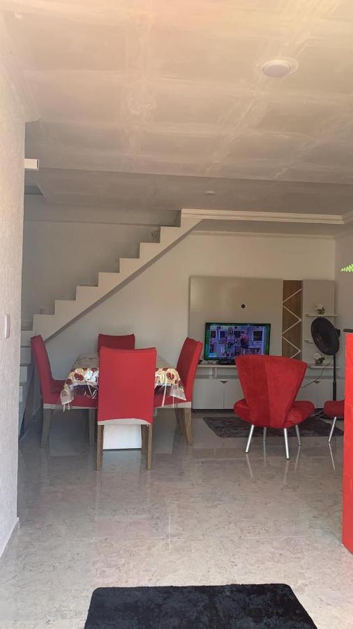 Apartamento Duplex Mobiliado Em Sao Pedro Da Aldeia Bagian luar foto