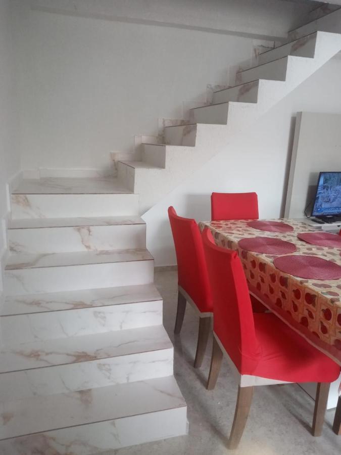 Apartamento Duplex Mobiliado Em Sao Pedro Da Aldeia Bagian luar foto